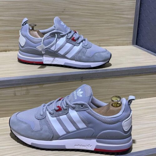 Basket Adidas ZX 700